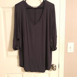 Grey quarter length T-shirt